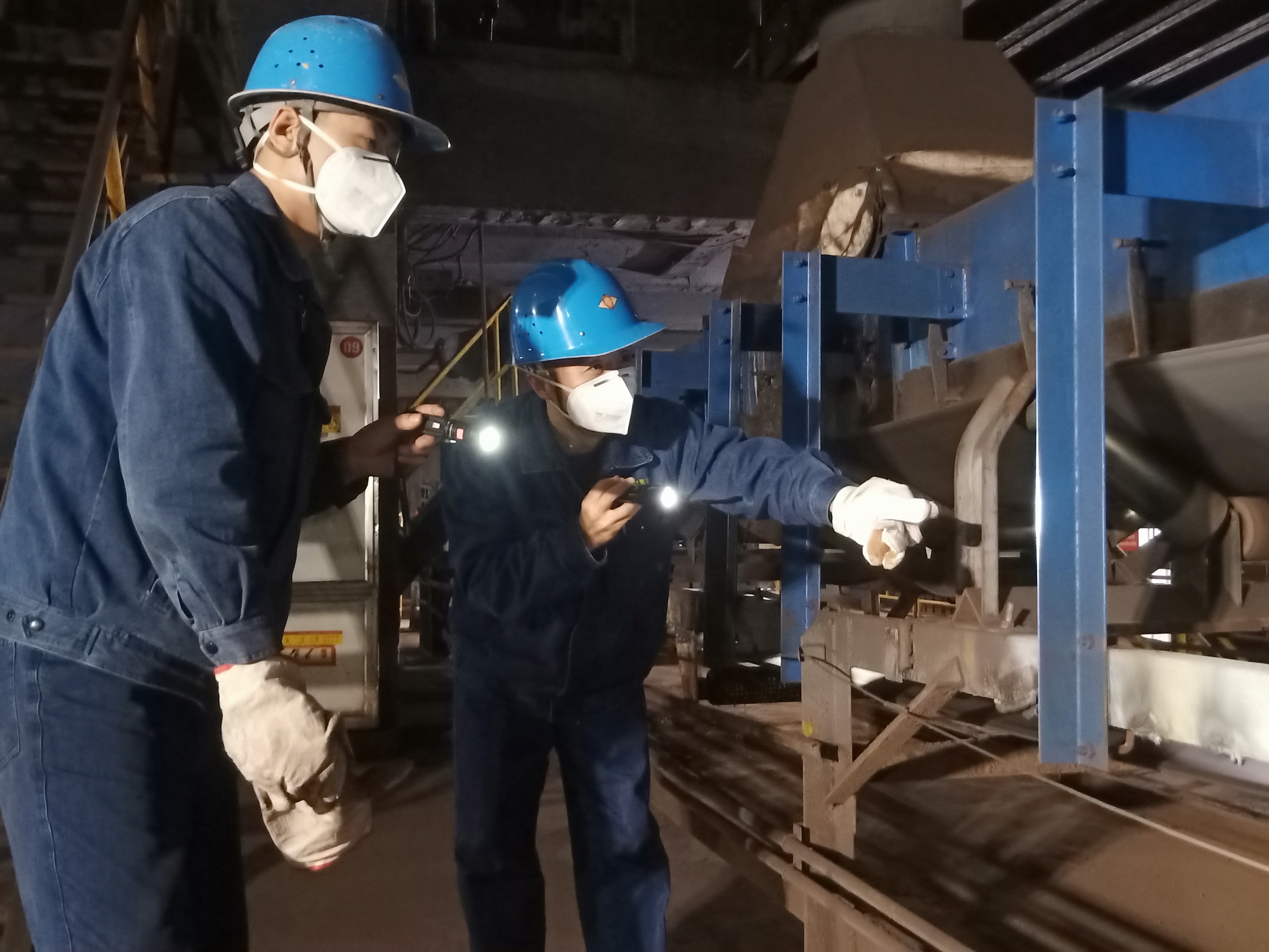 勇當先行者 甘做“螺絲釘” 勇當先行者 甘做“螺絲釘”